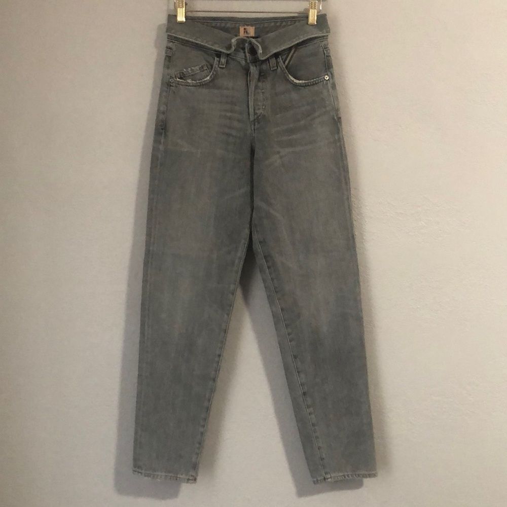 Jean Atelier women’s Size 24 High Rise Flip Waist Lightly Distressed Denim Jeans